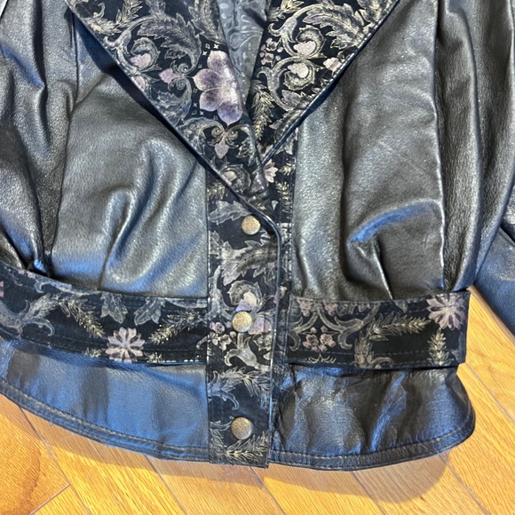 Vintage 90s Leather and Suede Floral Trimmed Jacket - Picture 3 of 11